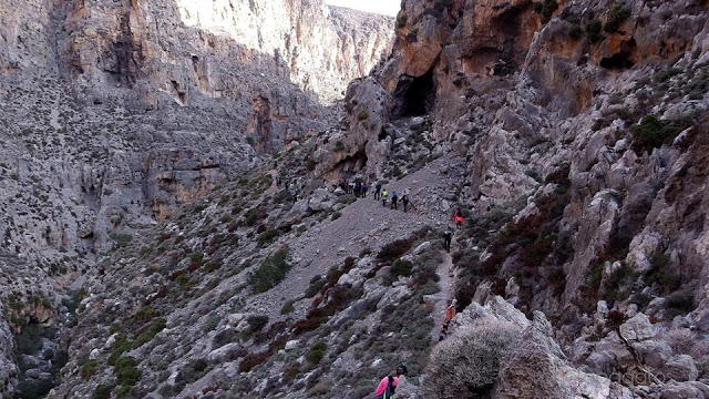 Η διάσχιση του φαραγγιού Περβολακίων ή Καψά ΑΚΥΡΩΝΕΤΑΙ
