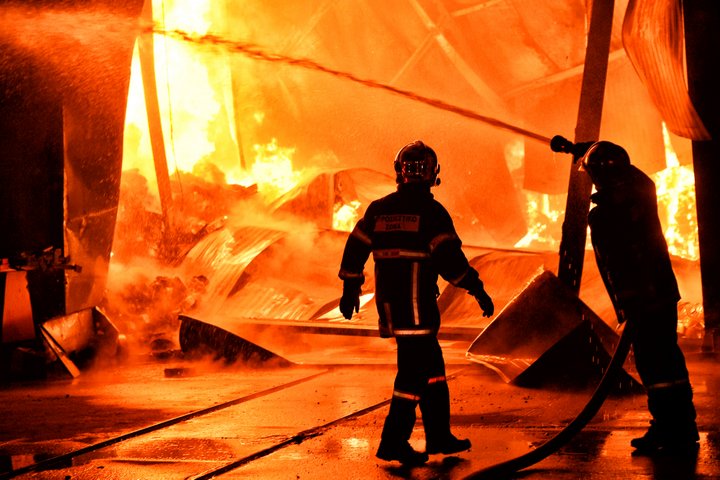 Φωτιές στην Ιεράπετρα από τη κακοκαιρία