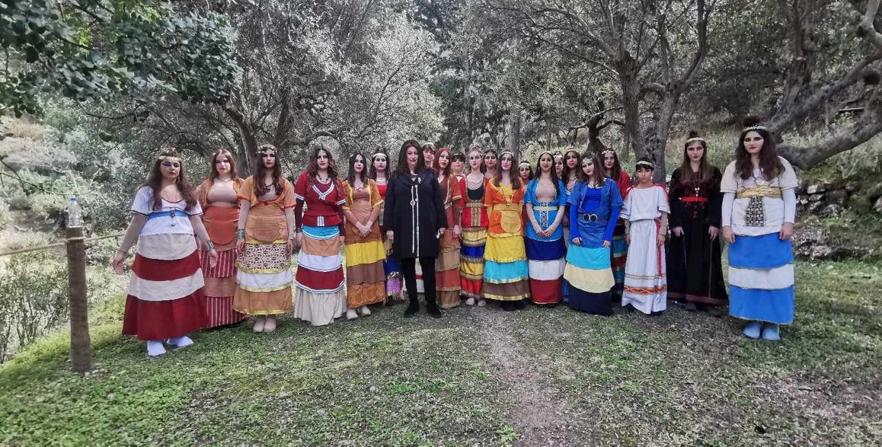 «Χορός στο Ιερό Άλσος» του Αζοριά