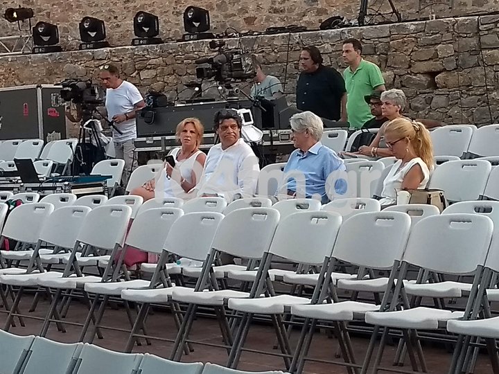 Απόκοπος ή Σπιναλόγκα, επίσημη πρώτη στο νησί