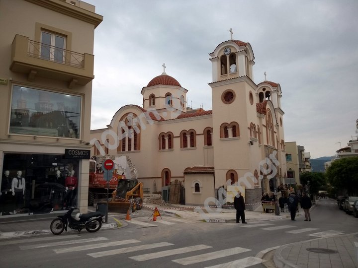 Η θέα της Αγίας Τριάδας μετά τη κατεδάφιση