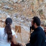 Αγριόμαντρα θεία λειτουργία στο ασκητήριο