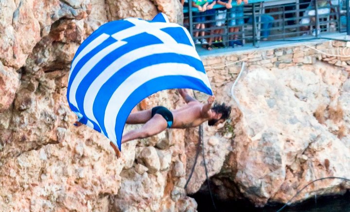Cliff diving ! Από τα βράχια θα φουντάρει ο τόπος;