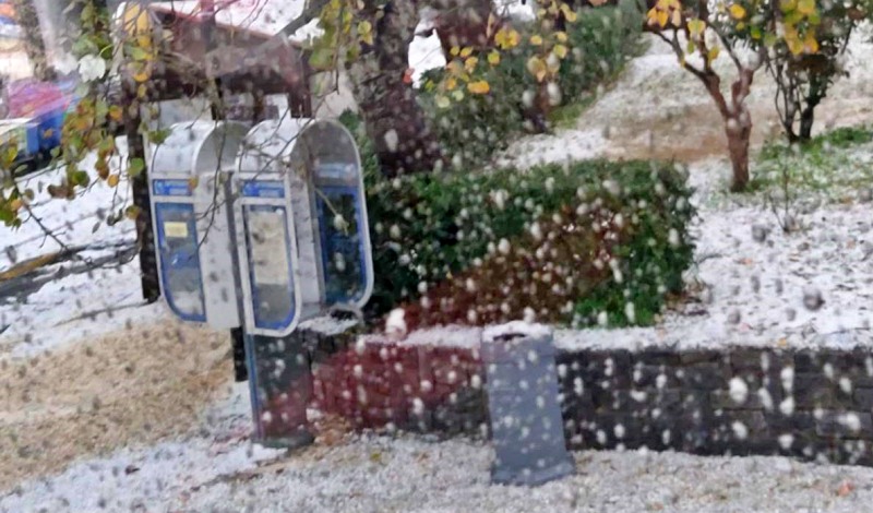 Λευκό σκηνικό στη Νεάπολη