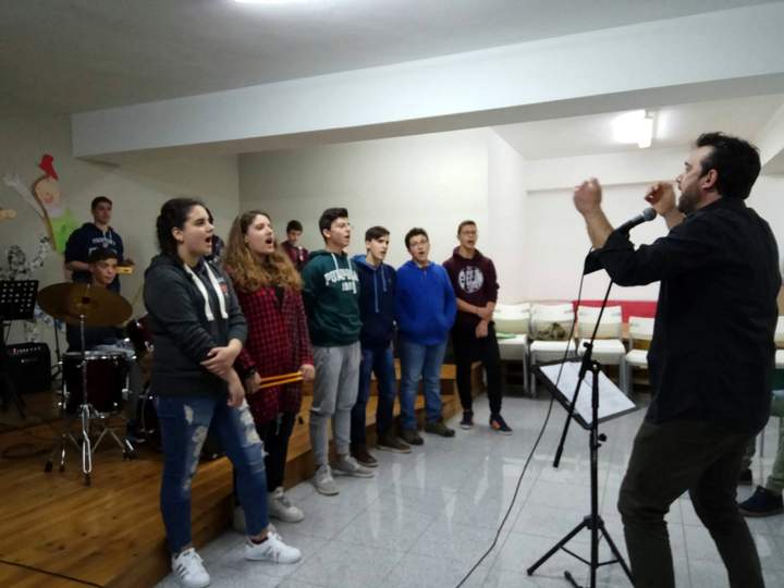 Sing sing sing με τον Δώρο Δημοσθένους, μοναδική εμπειρία ...