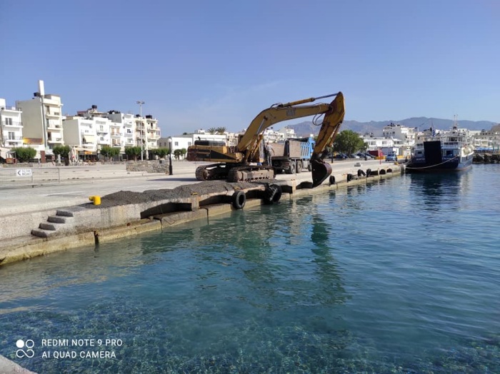 Ο Δήμαρχος Ιεράπετρας και ο Πρόεδρος Λιμενικού Ταμείου στο αλιευτικό καταφύγιο