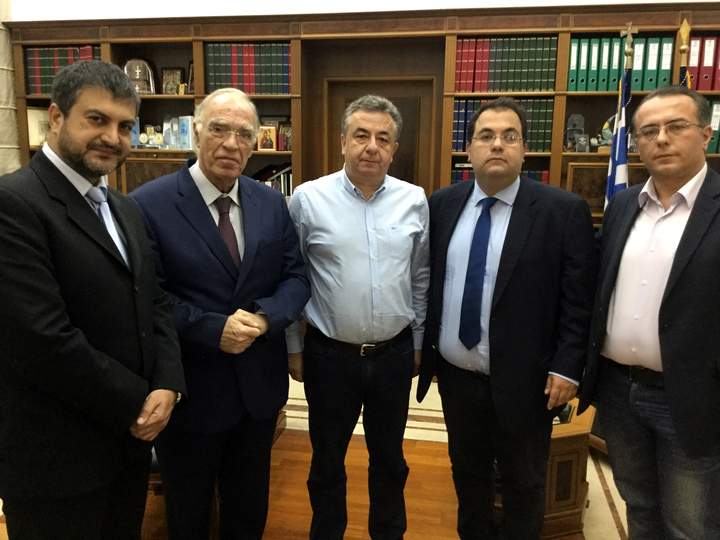 ο πρόεδρος της Ένωσης Κεντρώων στον Περιφερειάρχη