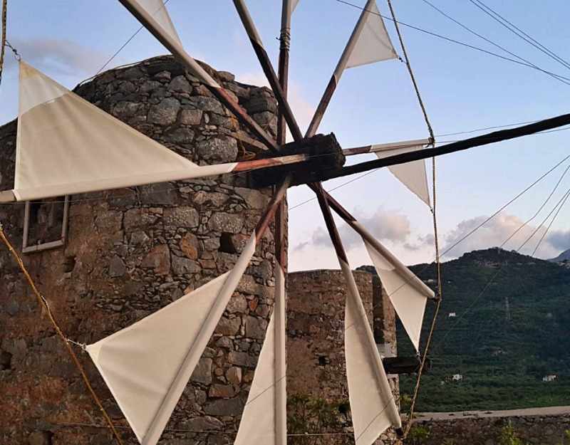 περιορισμός των απαλλοτριώσεων για να σωθούν οι μύλοι