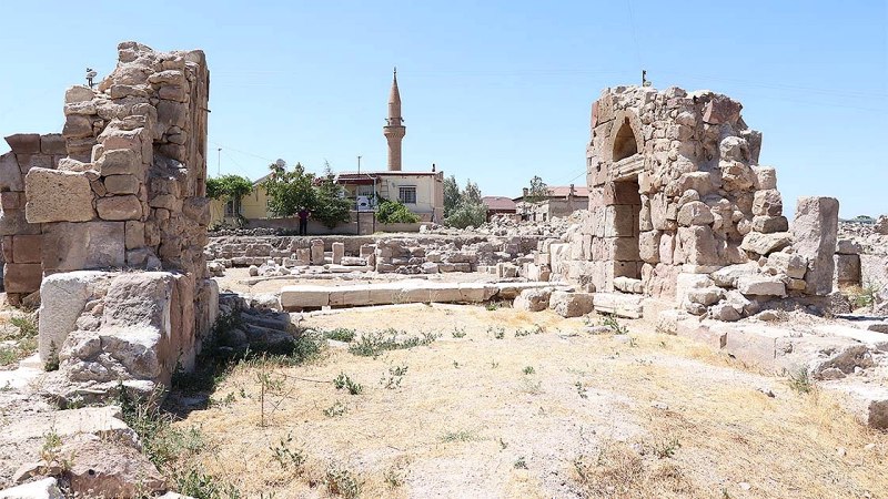 Ερείπια μεγάλης εκκλησίας στη Καππαδοκία