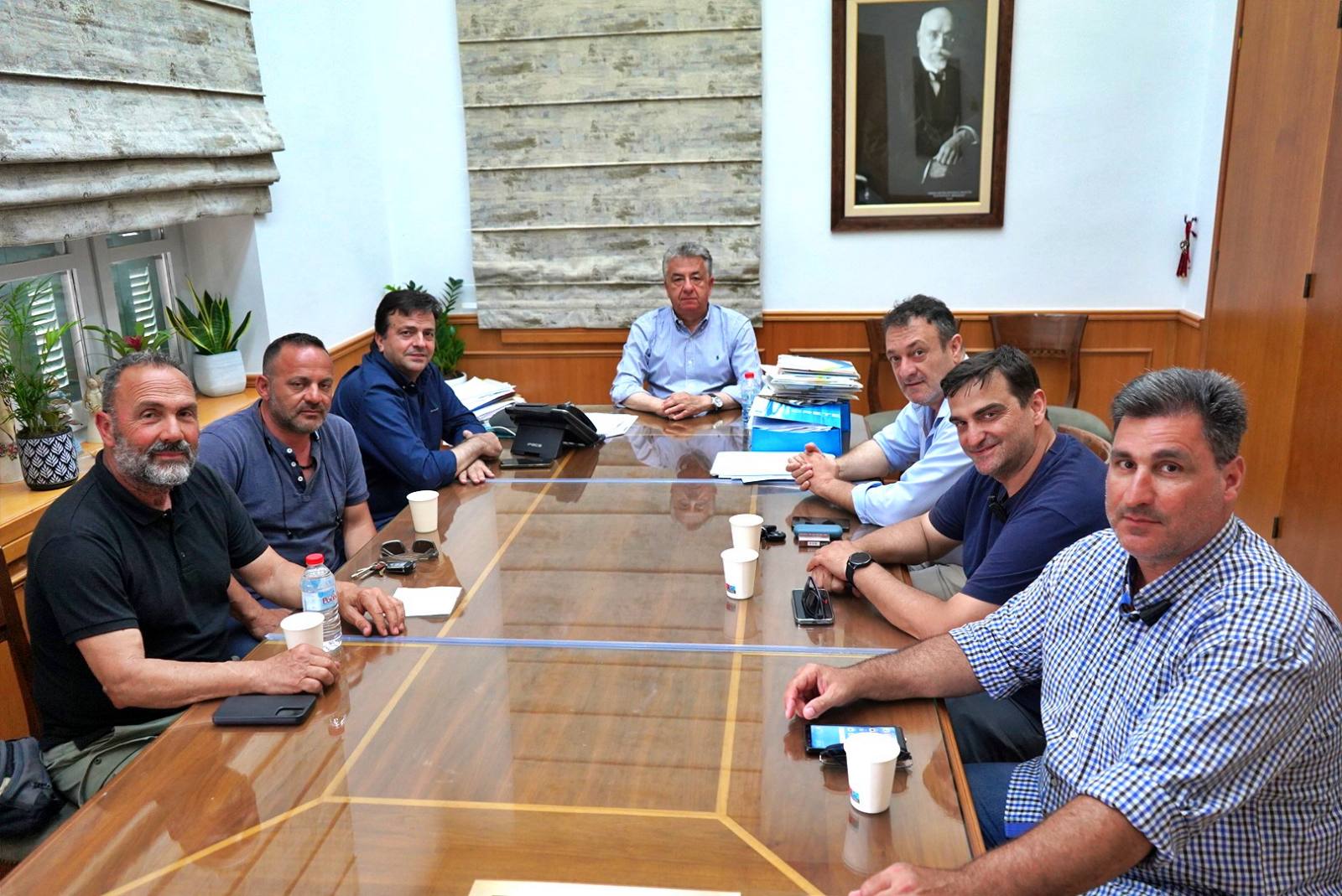 Συνάντηση Περιφερειάρχη με Σωματείο Οδηγών Τουριστικών Λεωφο-ρείων Κρήτης «Ερμής»