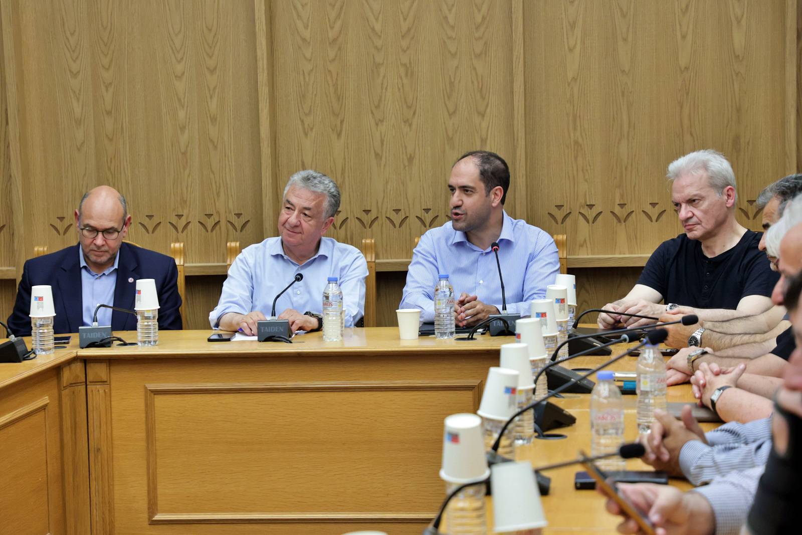 Σύσκεψη στην Περιφέρεια Κρήτης μετά τον πρωινό σεισμό