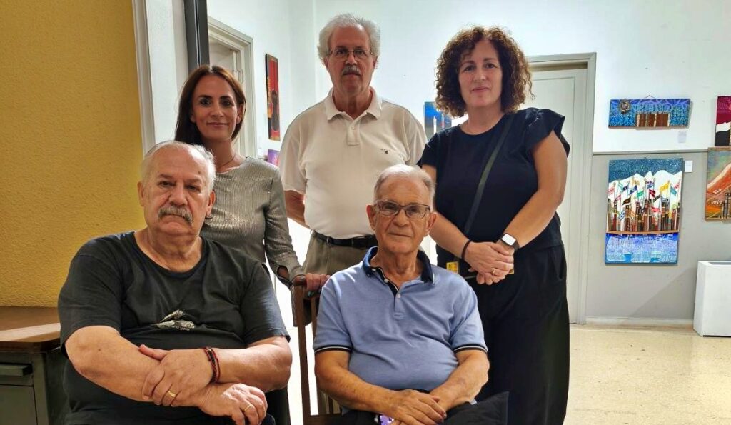 ΜΙΚΗΣ – ΜΑΝΟΣ – ΜΑΝΟΛΗΣ : Οι αποσκευές του Μίκη Θεοδωράκη