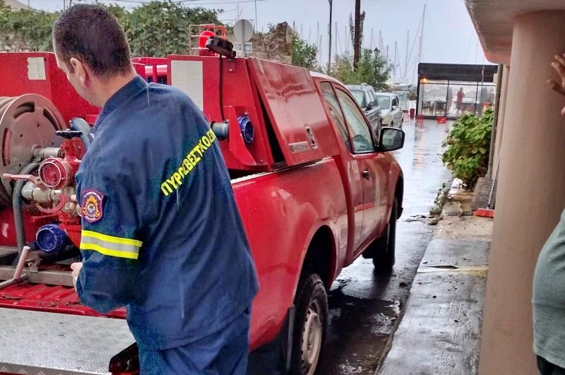 Όταν πνιγόμαστε δίπλα στη θάλασσα.......