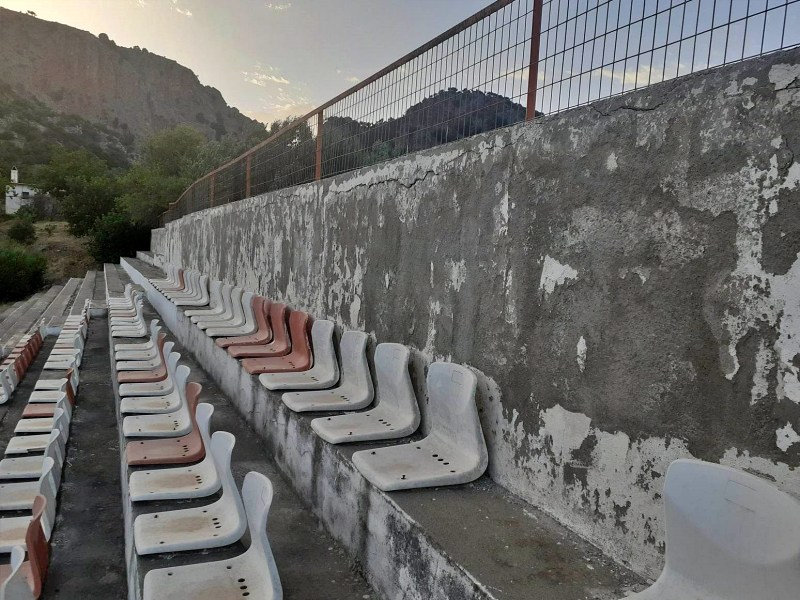 Το μαύρο χάλι του γηπέδου Κριτσάς
