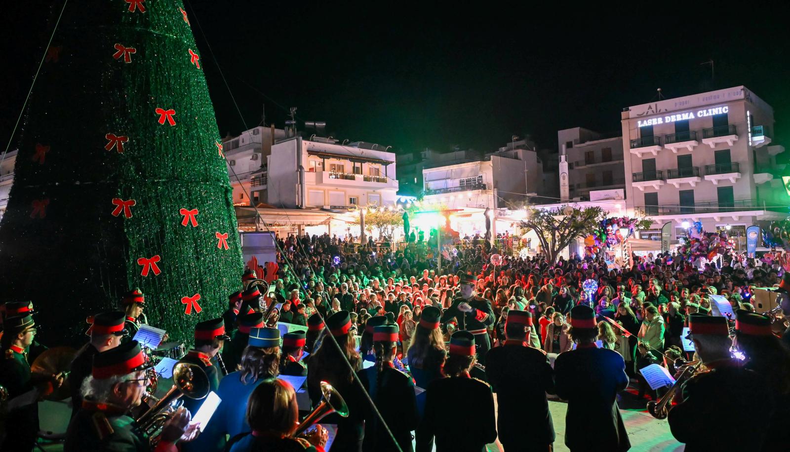 Φωταγώγηση Χριστουγεννιάτικου Δέντρου στη Λίμνη του Αγίου Νικολάου