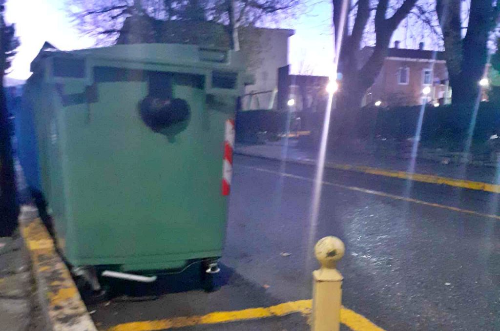 Ποιος κλέβει τις λάμες των κάδων απορριμμάτων στο απάνω Μεραμπέλλο;