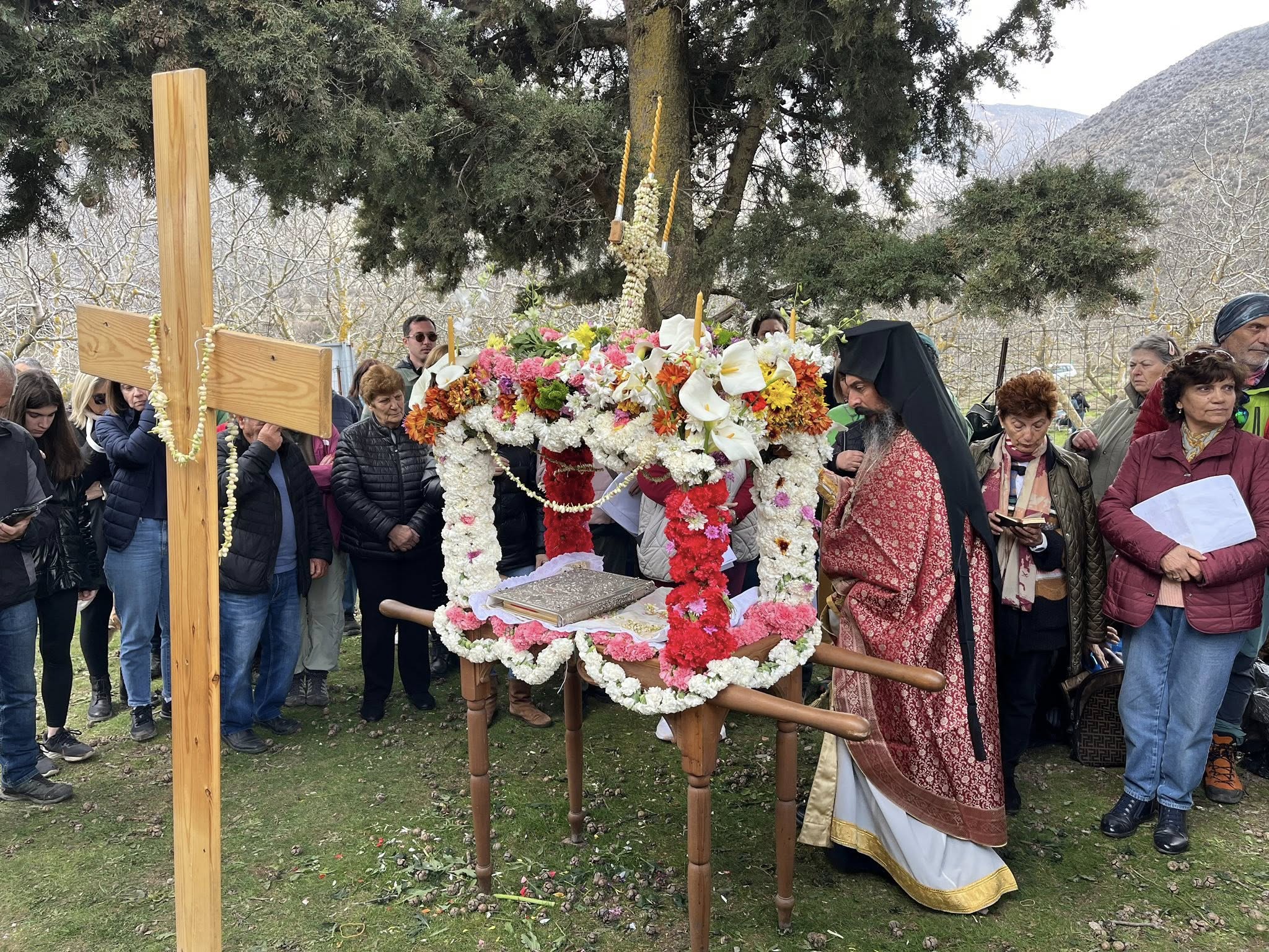 Ο Επιτάφιος της Μεγάλης Παρασκευής στο οροπέδιο του Λιμνάκαρου