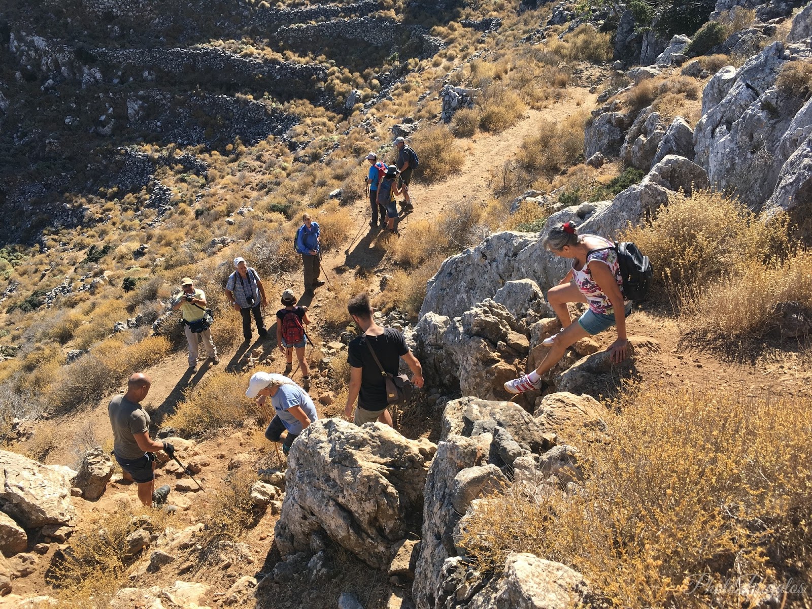 Πεζοπορία στον Αναύλοχο και το σπήλαιο της Μιλάτου