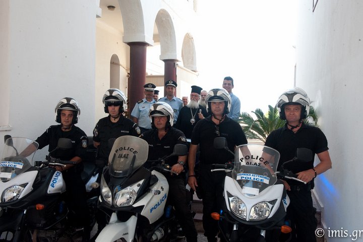 Κράνη στην ομάδα ΔΙΑΣ από την Μητρόπολη Ιεραπύτνης και Σητείας