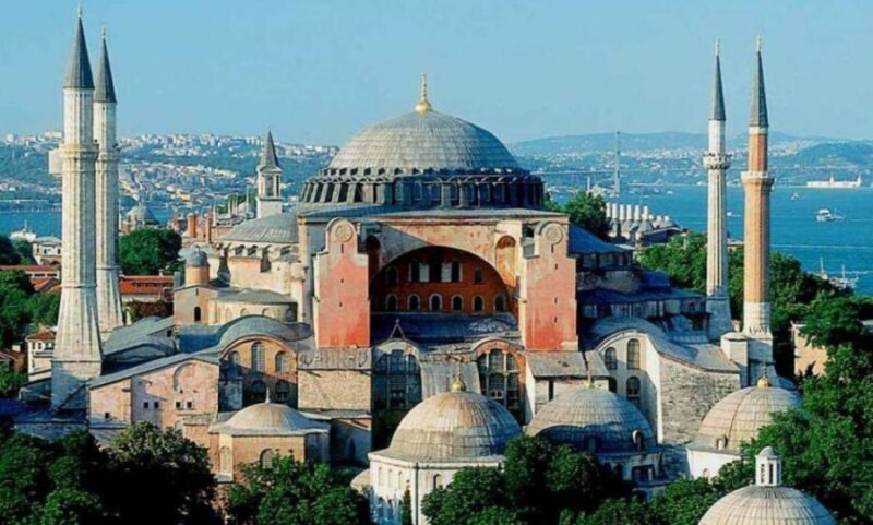 ΚΡΙΣ ΣΠΥΡΟΥ: Κάτω τα χέρια Ερντογάν  από την Αγιά Σοφιά μας! 