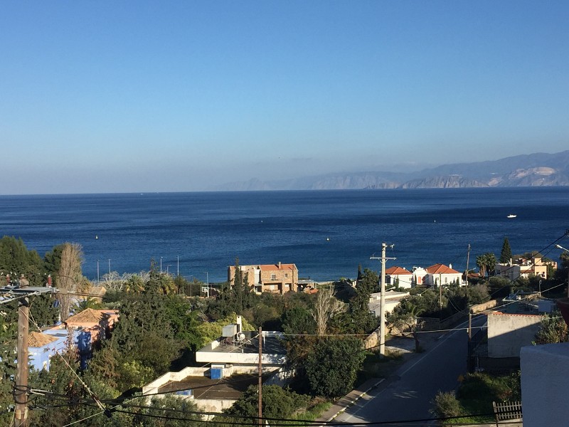 Μια οριοθετημένη τρύπα στο νερό αντί θαλάσσιου πάρκου!