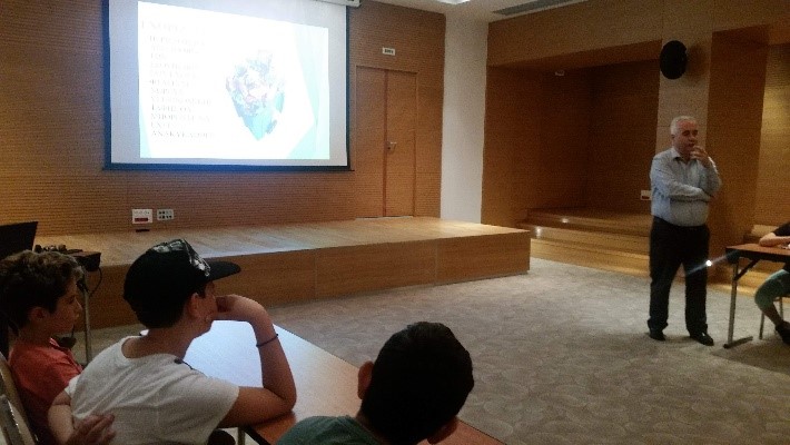 μας έκανε εντύπωση είναι ο τεράστιος κομποστοποιητής που διαθέτει τώρα πια το ξενοδοχείο