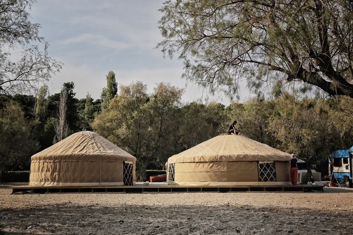 Το Caravan Project μεταμορφώνεται και με καλοκαιρινή διάθεση κατασκηνώνει στο Ρέθυμνο από τις 12 Ιουνίου ως τις 05 Ιουλίου