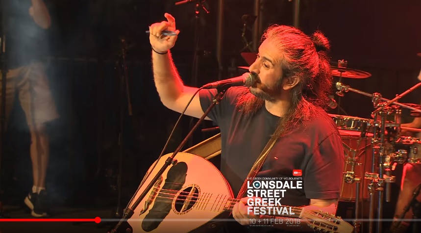 ο Γιάννης Χαρούλης στο Lonsdale Street Greek Festival στη Μελβούρνη