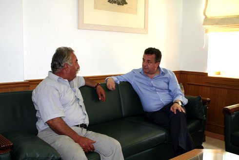 Λαμπάκης, Αρναουτάκης