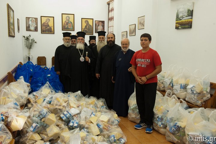 Διανομή 17 τόνων τροφίμων στους απόρους από την Ιερά Μητρόπολη Ιεραπύτνης και Σητείας