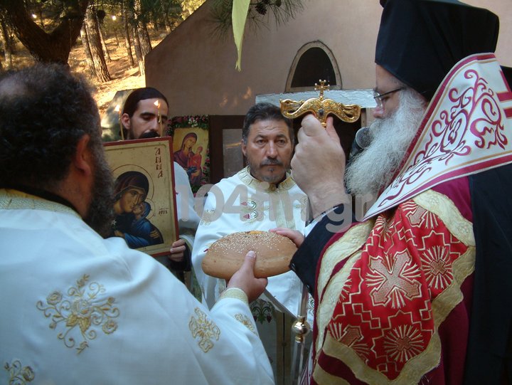 Παραμονή της Αγίας Άννας στο εκκλησάκι της Θρυφτής