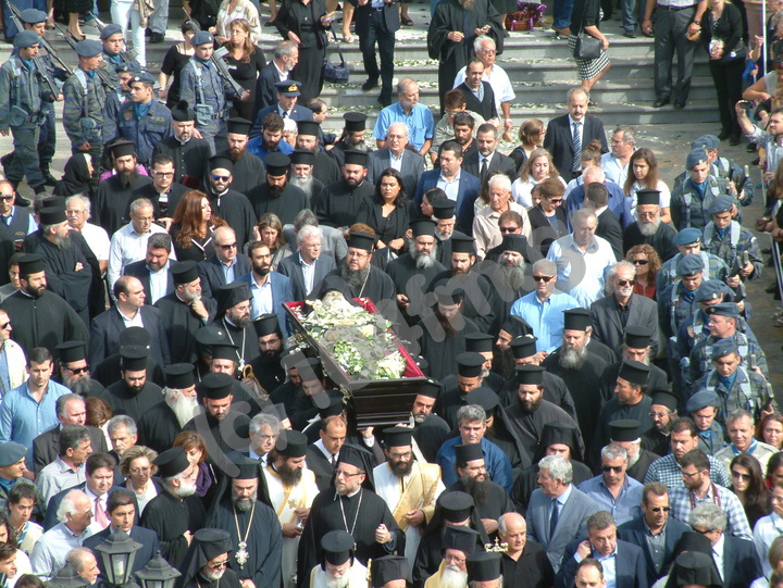 Μητροπολίτης Πέτρας και Χερρονήσου Νεκτάριος εξόδιος ακολουθία