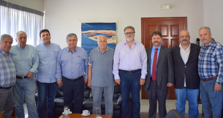 Τουρκοκρητικοί στον δήμαρχο Αγίου Νικολάου