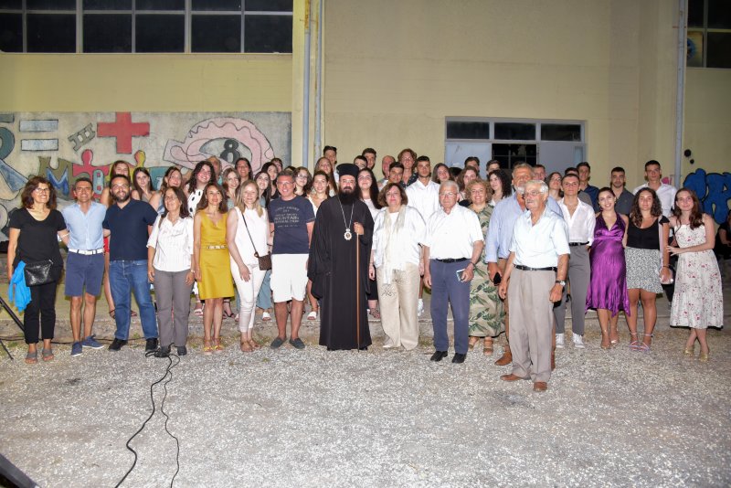 αποχαιρετισμός των καθηγητών του ΓΕΛ Νεάπολης στη Δ/ντρια Μαρία Κωστάκη