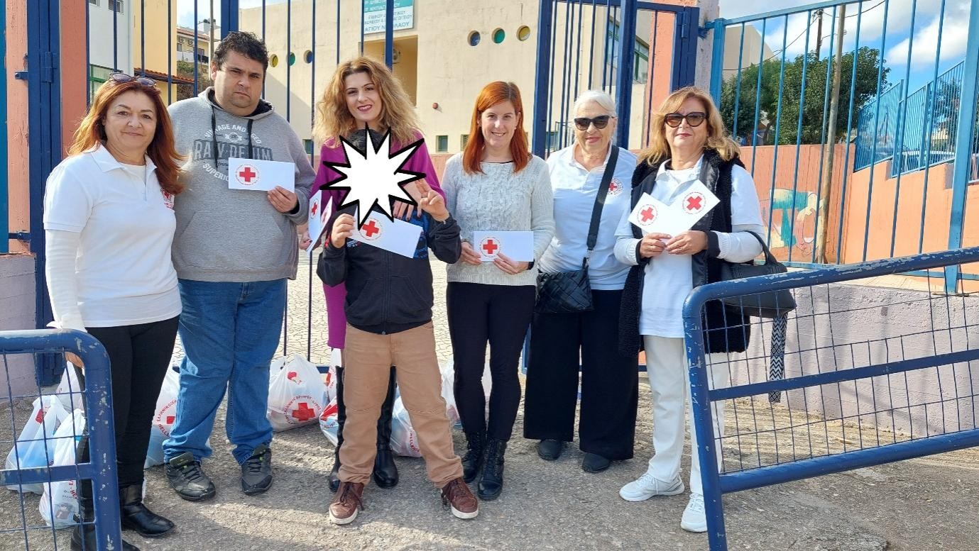 Διανομή τροφίμων από το Περιφερειακό Τμήμα Ελληνικού Ερυθρού Σταυρού Αγίου Νικολάου