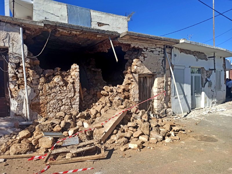 Φονικός σεισμός στην Κρήτη. Ταρακουνήθηκαν οι υπεύθυνοι για την επόμενη μέρα;