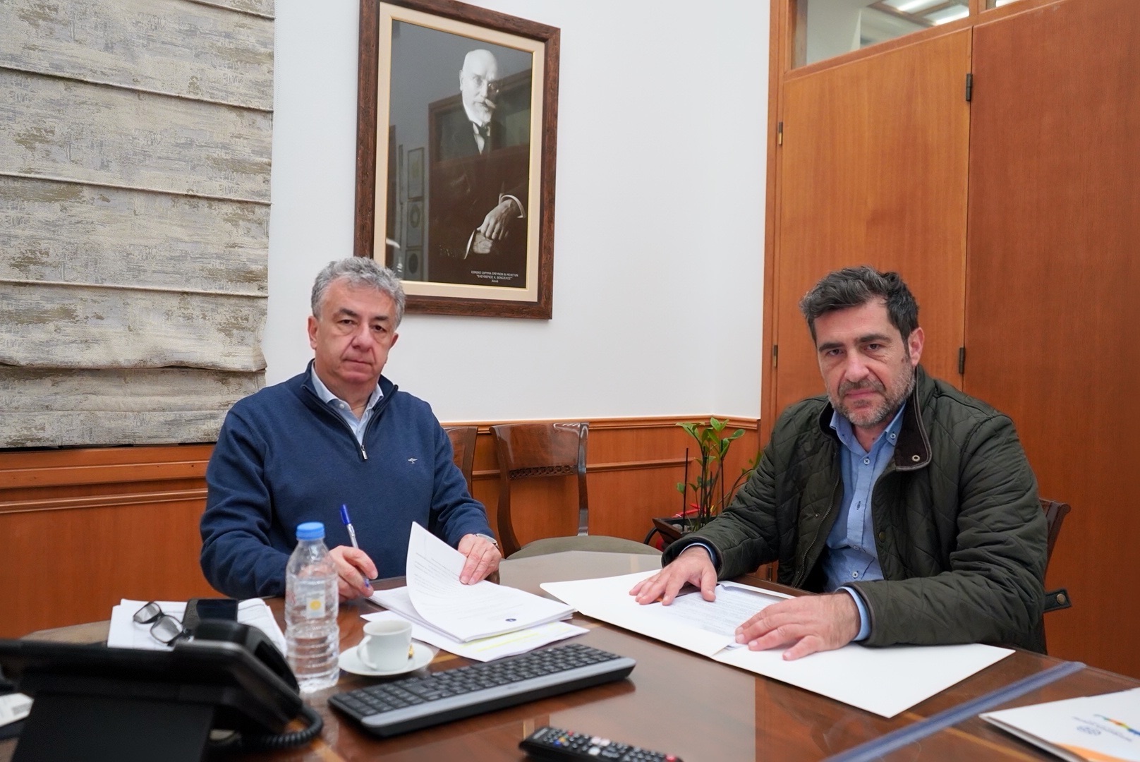 Συμβάσεις για ανασκαφές σε αρχαία Δρήρο και αρχαίο θέατρο Ιερά-πετρας υπέγραψε ο Περιφερειάρχης Κρήτης Σταύρος Αρναουτάκης