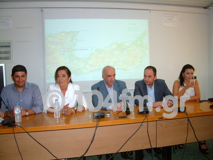 τα μέλη της Ν.Δ. συναντώντας εκπροσώπους παραγωγικών φορέων του Λασιθίου