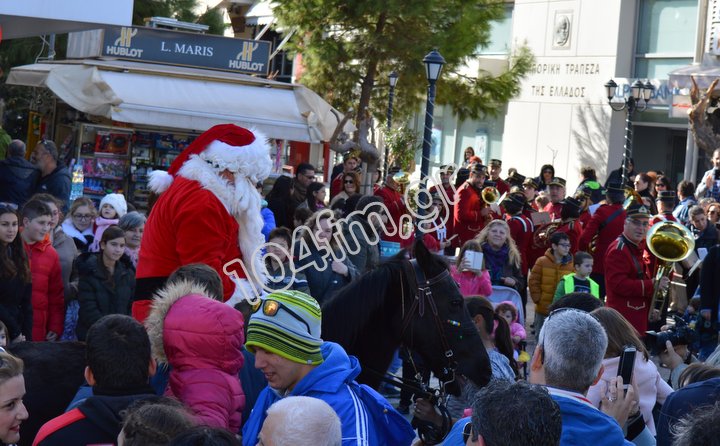 Ημέρα των φώτων 12:00 το μοίρασμα των δώρων