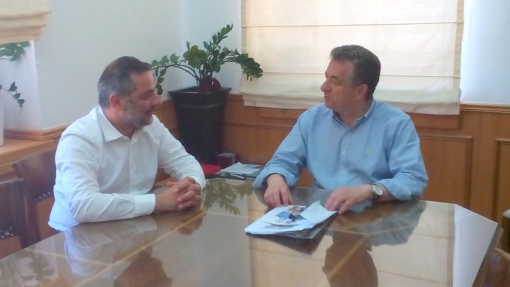 ο δήμαρχος οροπεδίου Λασιθίου με τον περιφερειάρχη Κρήτης