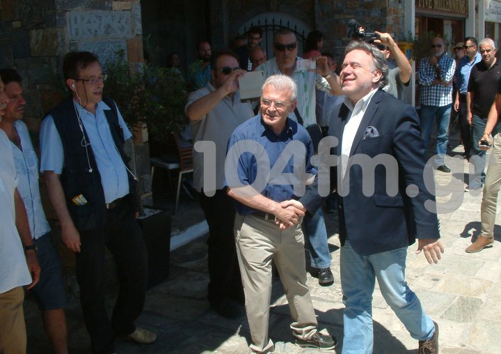 ο βουλευτής Λασιθίου Μανώλης Θραψανιώτης υποδέχεται τον υπουργό εργασίας κ. Κατρούγκαλο