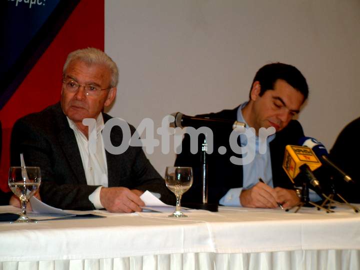 ο Αλέξης Τσίπρας στον Άγιο Νικόλαος και ο κόσμος μακριά ....