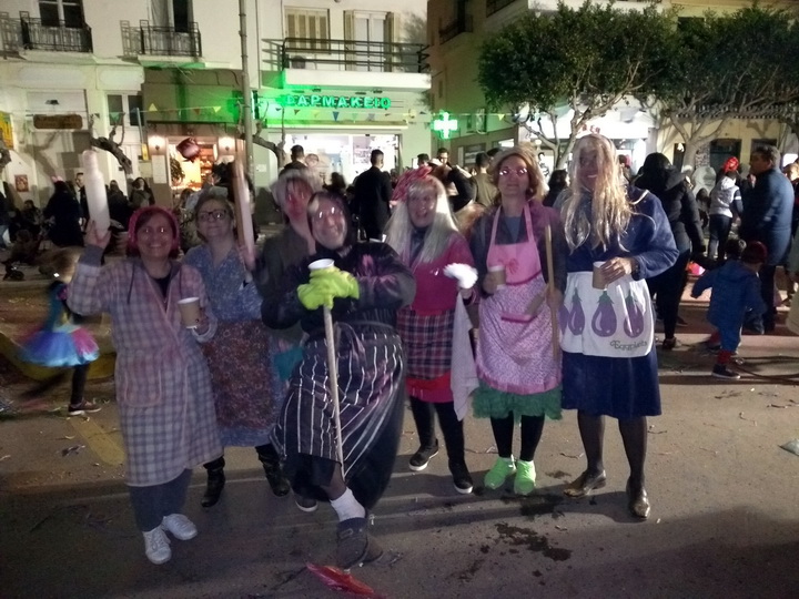Μένουμε ανοικτοί κρατάμε την πόλη ζωντανή ....