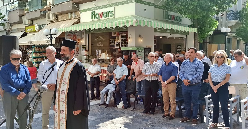 Ρούσσος Κούνδουρος, εις μνήμην