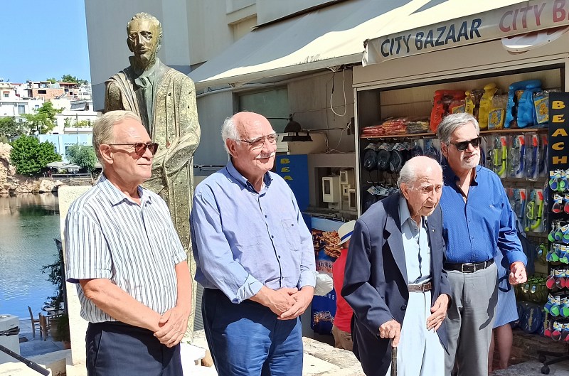 Ρούσσος Κούνδουρος, εις μνήμην