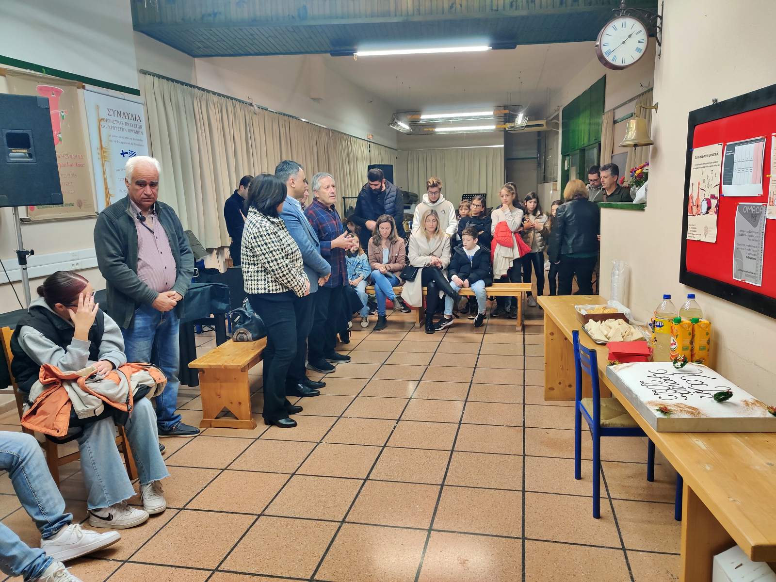 Εορταστική ατμόσφαιρα και ευχές για τη νέα χρονιά στην κοπή της πίτας της Φιλαρμονικής Αγίου Νικολάου
