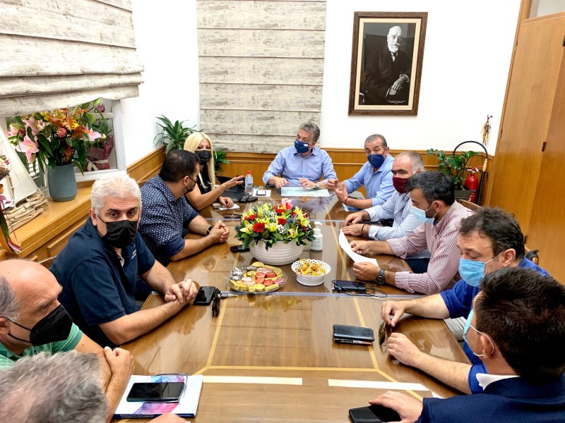 Συνάντηση Συνδικαλιστικών εκπροσώπων επιχειρηματιών και εργαζομένων στην εστίαση με τον Περιφερειάρχη Κρήτης