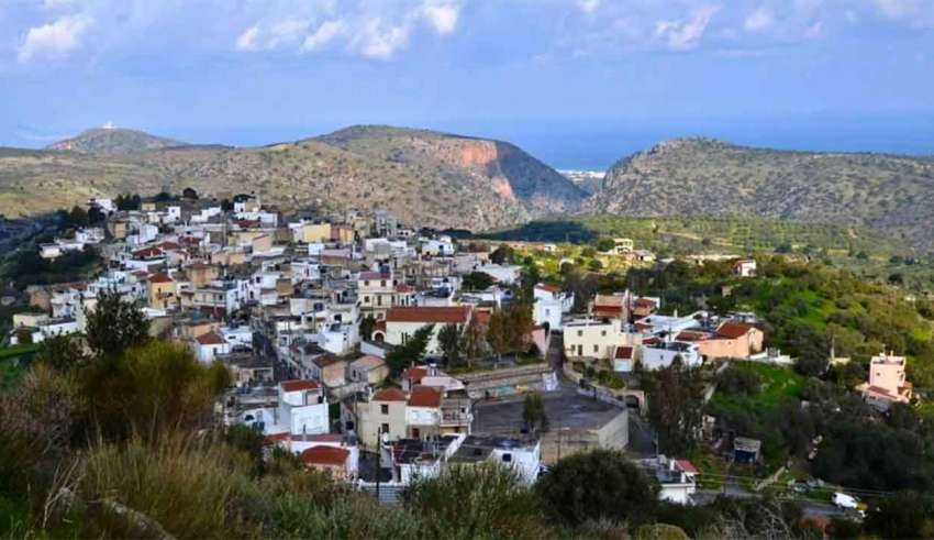 Πεζοπορία στη ρεματιά Κατσικαντάρα κοντά στο Καλό Χωριό