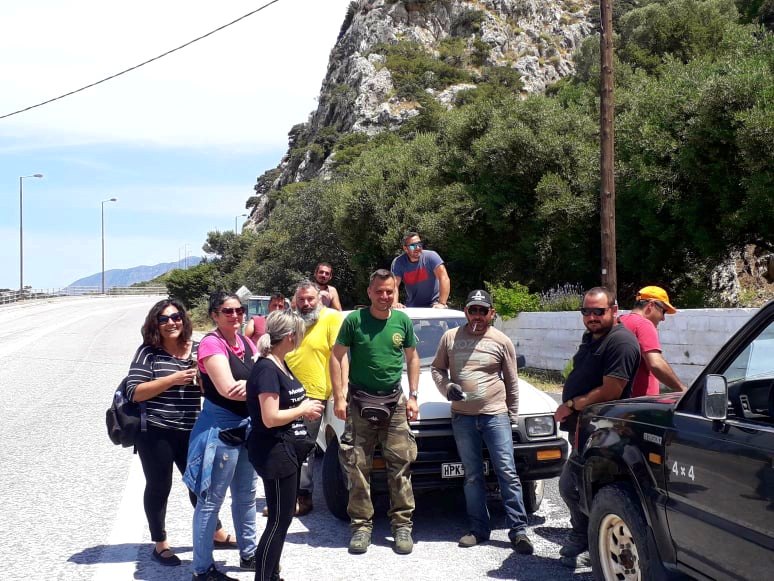 οι κάτοικοι του Καλού Χωριού στον εθελοντικό καθαρισμό