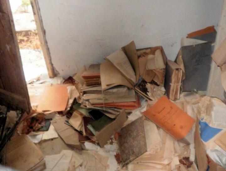 Το αρχείο κοινότητας Κάτω Χωριού, έρμαιο υγρασίας, ποντικών ...